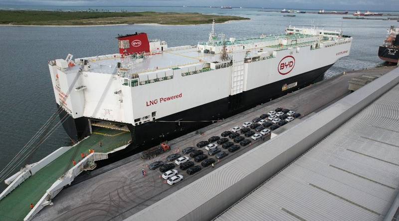 O navio da BYD estreou em território brasileiro.