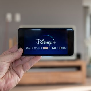 Imagem de Assinantes do Meli+, do Mercado Livre, vão receber plano com anúncios do Disney+
