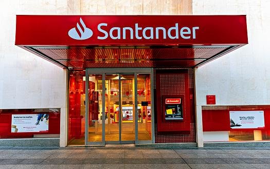 Milhões de dados de funcionários e correntistas do Santander estão à venda.