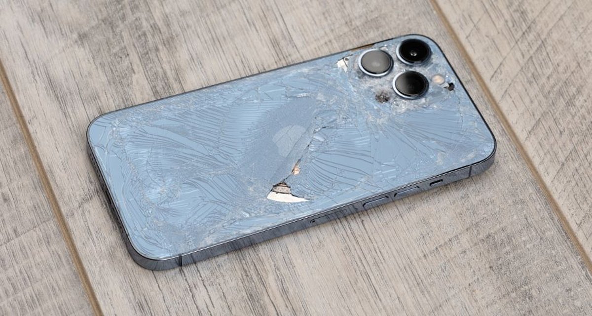Apple will no longer repair broken iPhone screens for free