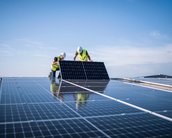 Parques solares com painéis montados no solo podem reduzir custos em até 20%