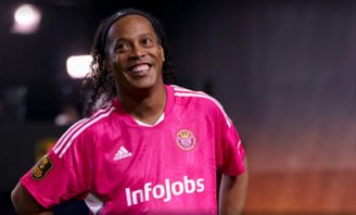 Ronaldinho, o rei do aleatório, foi um dos famosos na Kings League. (Imagem: Kings League/Divulgação)