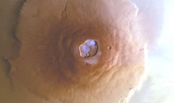 Cientistas detectam 'geada matinal' em região vulcânica de Marte; entenda