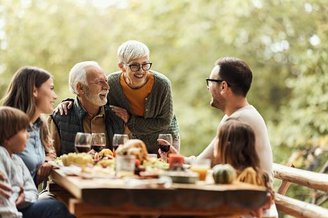 Segundo a pesquisa fatores ambientais assim como predisposições genéticas exercem influência, em nossa expectativa de vida. 