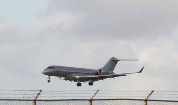 Voo de Julian Assange foi o mais monitorado do mundo no FlightRadar24