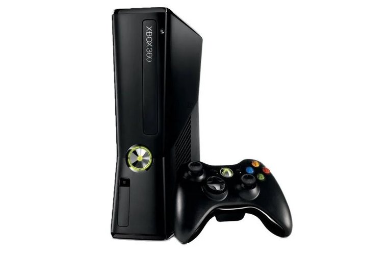 O Xbox 360 também conta com uma versão slim