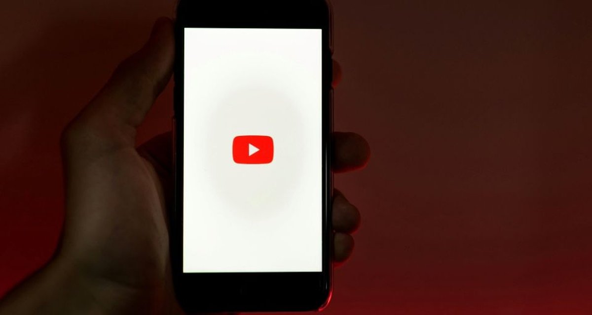 YouTube Premium ganha IA 'tira-dúvidas' e mais recursos para o Shorts