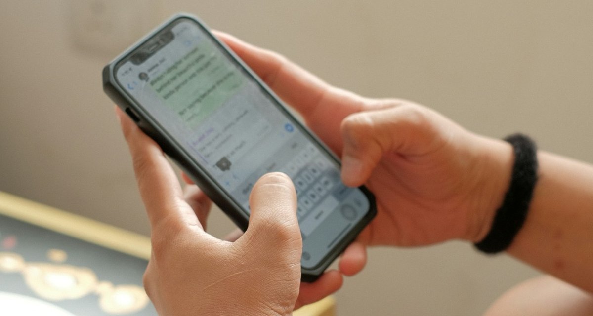 WhatsApp muda a cor do selo de verificação para empresas e canais oficiais