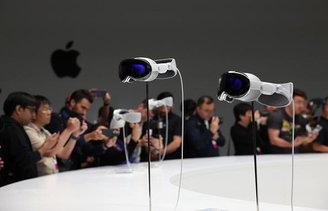 O Apple Vision Pro em exibição. (Imagem: Getty Images)