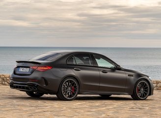 Você pode configurar o C63 como quiser, tanto por dentro quanto por fora.