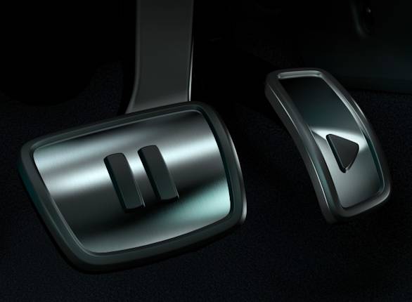 Recurso One Pedal permite acelerar e frear usando apenas o acelerador.