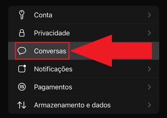 Desça a tela até encontrar a opção "Conversas".