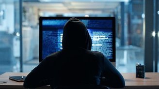 Hackers aproveitam o alcance da falha internacional para distribuir malware.