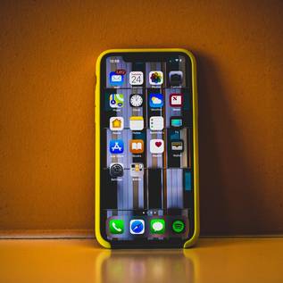Imagem de iPhone ganha apps de torrent sem jailbreak, mas há um porém