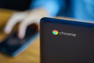 No Chrome, o sistema não recebe atualizações em sua partição crítica, mas na sua versão "espelhada".