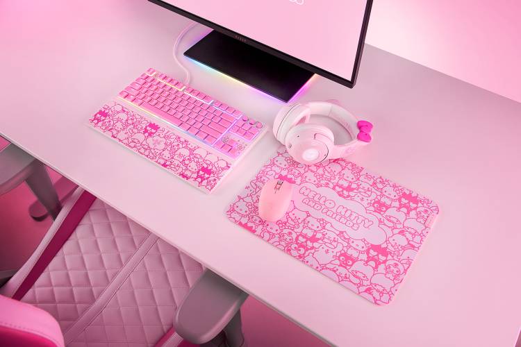 Toda a linha Hello Kitty traz acabamento em rosa e ilustrações da personagem