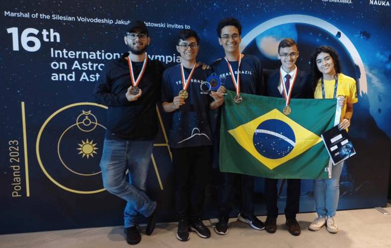 Medalhistas brasileiros na última IOAA, realizada na Polônia.