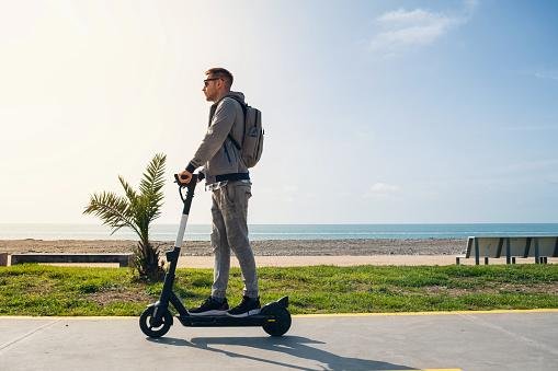 Patinetes elétricos são alternativa para a mobilidade urbana.