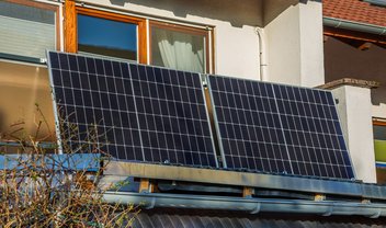 Painéis solares portáteis e instalados na sacada viram febre na Alemanha