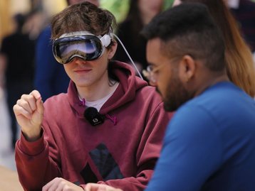 Nvidia usa Apple Vision Pro para treinar robôs humanoides; veja vídeo