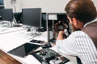 O programa CPU-Z pode ser bastante útil na hora de atualizar a sua máquina.(Fonte: GettyImages / Reprodução)