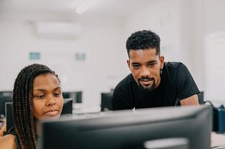 O CPU-Z pode ser usado em sistemas Windows e Android. (Fonte: GettyImages / Reprodução)