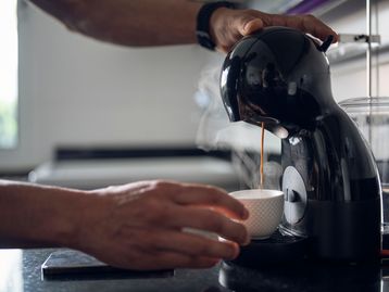 Cafeteira expresso na Amazon: Nespresso, Dolce Gusto e mais com até 35% OFF