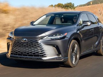 Lexus lança novo RX 450h+ com mecânica híbrida plug-in por R$609.990
