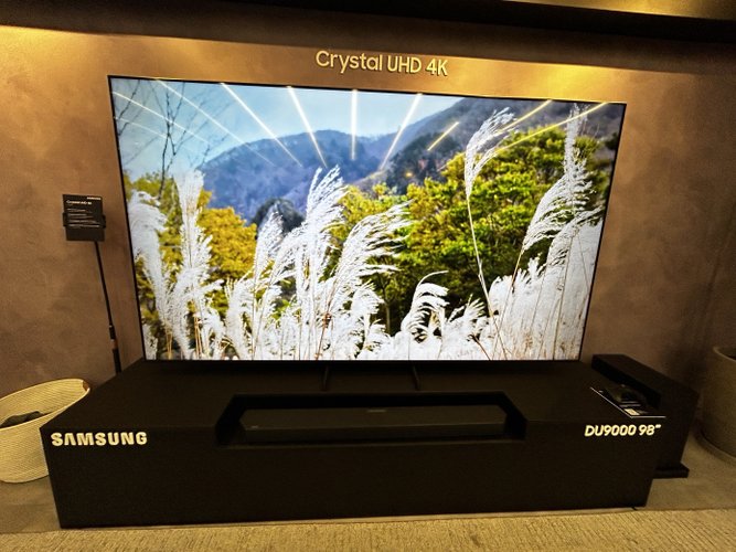 Samsung Crystal UHD DU9000