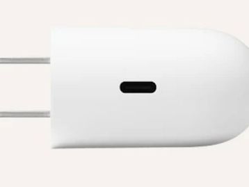 Google lança carregador de 45 W, mais rápido do que o Pixel 9 aguenta