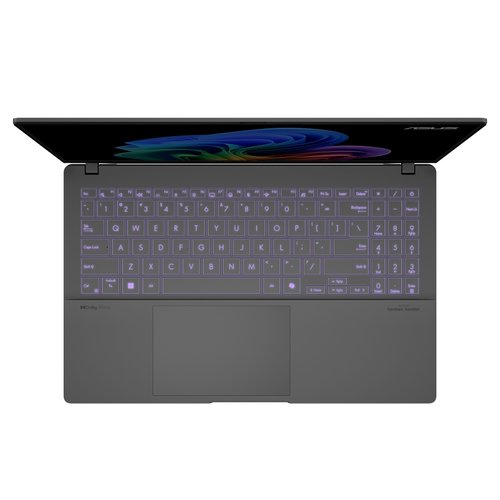 O ASUS Vivobook S 15 dispõe um atalho para acionar o Copilot no teclado retroiluminado.