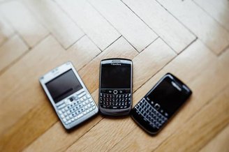 Celulares BlackBerry fizeram sucesso nos anos 2000. (Imagem: Getty Images)