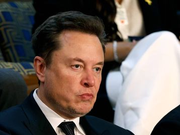 X de Elon Musk anuncia fim da operação no Brasil com citação a Moraes e demissão equipe do país