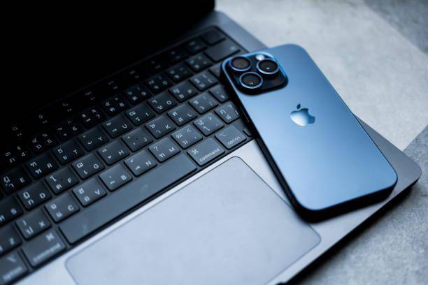 Aproveite agora para comprar produtos Apple como iPhones e MacBook Air no Mercado Livre com descontão de até 55% OFF.