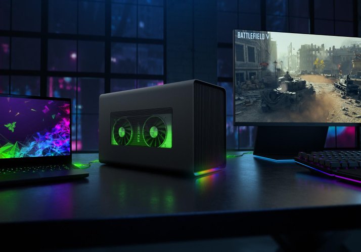 Uma placa de vídeo externa possui eGPU, unidade de processamento gráfico externa que melhora o desempenho gráfico do notebook.