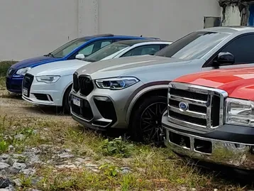 Polícia apreende veículos de luxo em operação contra rifas ilegais