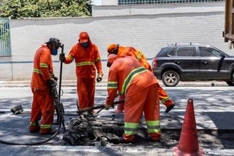 O prefeito deve cuidar das ruas da cidade. (Imagem: Getty Images)