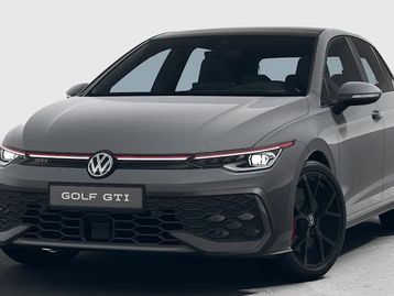 Será que vem? VW Golf GTI 2024 é flagrado desembarcando em Viracopos, SP