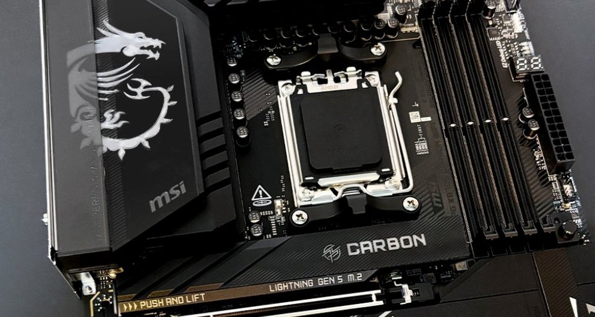 Placa-mãe da MSI tem conector de energia extra para as RTX 50