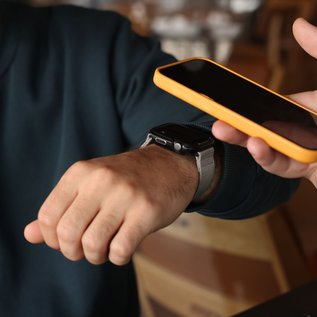 Imagem de Smartwatch com NFC: como funciona o pagamento por aproximação no relógio?