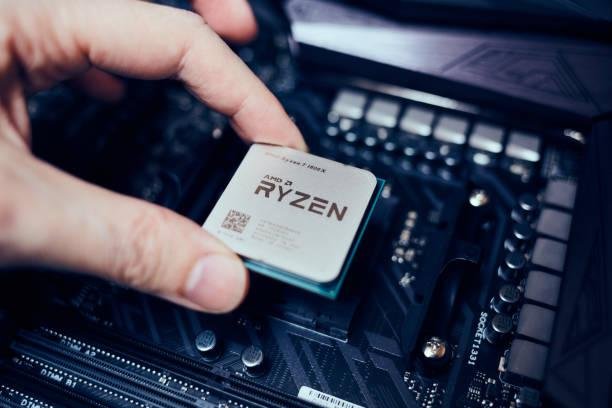 A atualização Windows 24H2 melhora significativamente o desempenho de processadores Ryzen 9000 em jogos.