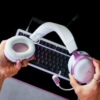 Os dois microfones possuem uma estrutura maleável. (Imagem: HyperX/Divulgação)