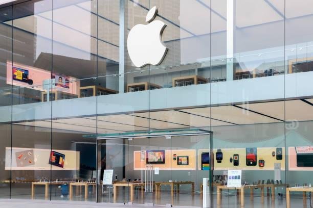 A Apple demitiu 100 funcionários de parte de suas divisões de serviços.