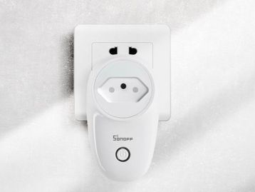 Conheça a marca Sonoff e veja uma lista de produtos como lâmpada inteligente e sensor de movimento em oferta na Shopee