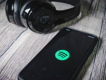 Spotify critica mudança no iPhone que mudou controle de volume com botão