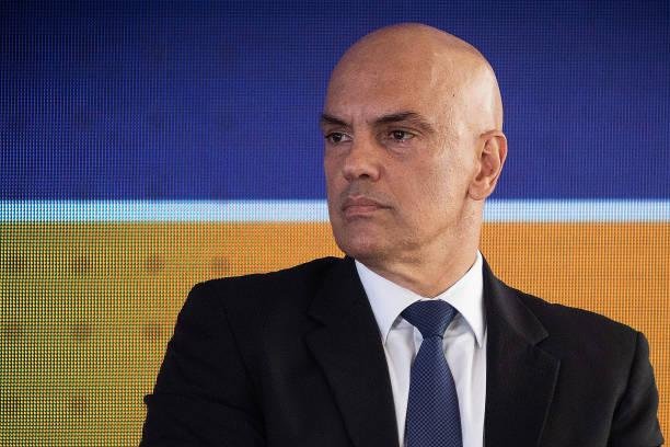 Alexandre de Moraes votou em manter a suspensão do X até que a plataforma atenda às demandas legais. (Imagem: Getty Images)