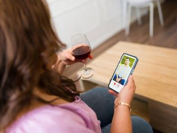 Criminosos do golpe do Tinder são condenados em até 31 anos de prisão em SP
