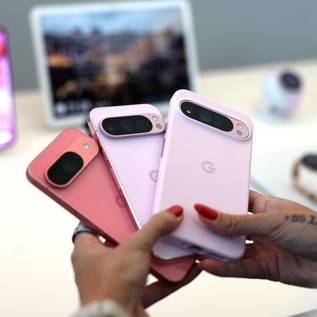 Imagem de Pixel 9 perde recurso e não pode ativar recarga reversa enquanto carrega