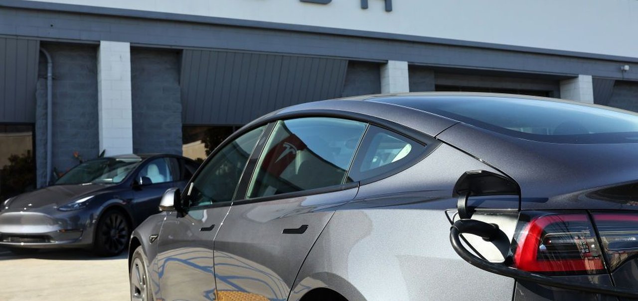 Polícia dos EUA está guinchando Teslas estacionados; veja o motivo