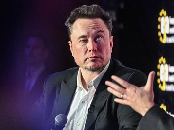 Elon Musk volta a atacar Alexandre de Moraes e ameaça Lula